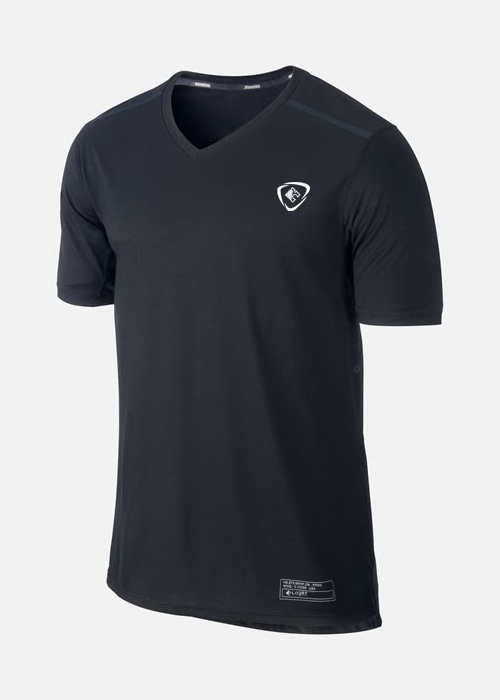 Áo thun cổ tim 001